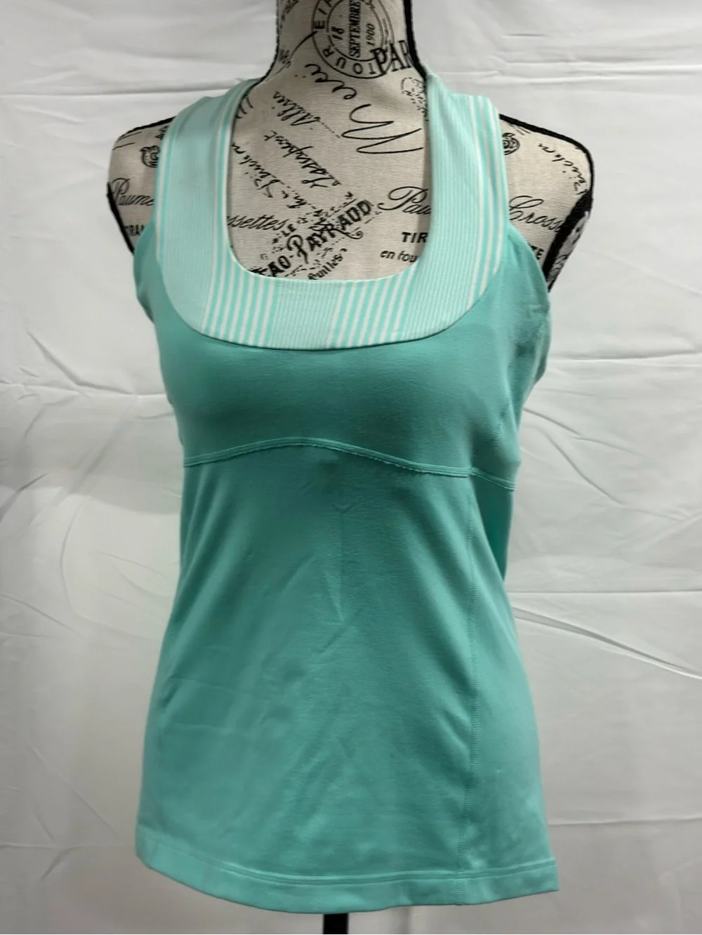 Lululemon Size 8 Mint Aqua Racerback Tank Top Built-In Shelf Bra Yoga Running